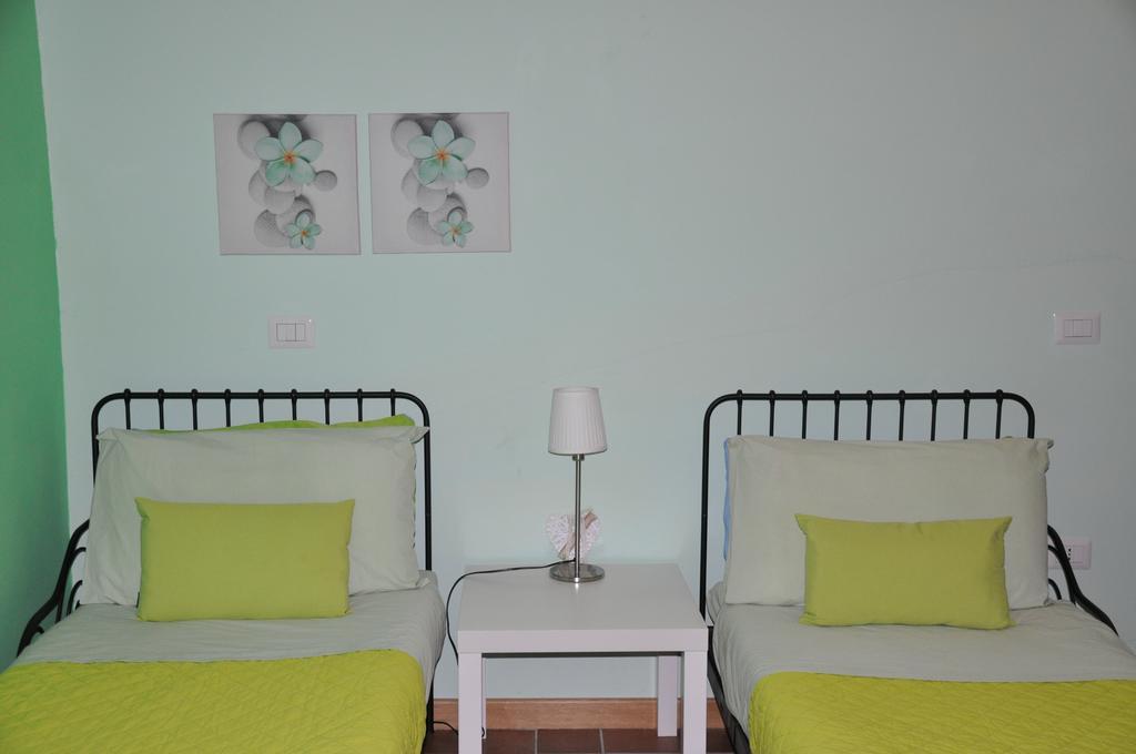 B&B Dimora Paolina Baschi Exterior photo